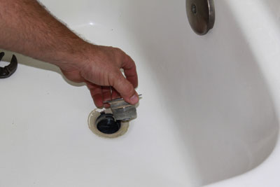 How to Fix Problems With Your Bathtub Drain Stopper - Dengarden